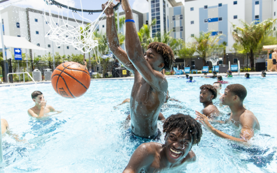 1024x640_feature photo - water basketball - credit IMG Academy